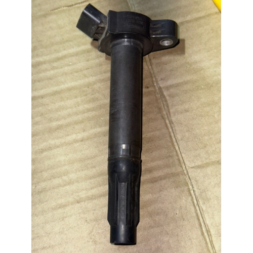 Катушка зажигания TOYOTA CAMRY ASV40 2GR-FE Катушка зажигания TOYOTA CAMRY ASV40 2GR-FE
