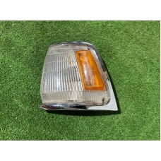 Поворотник передний левый TOYOTA 4RUNNER RN80